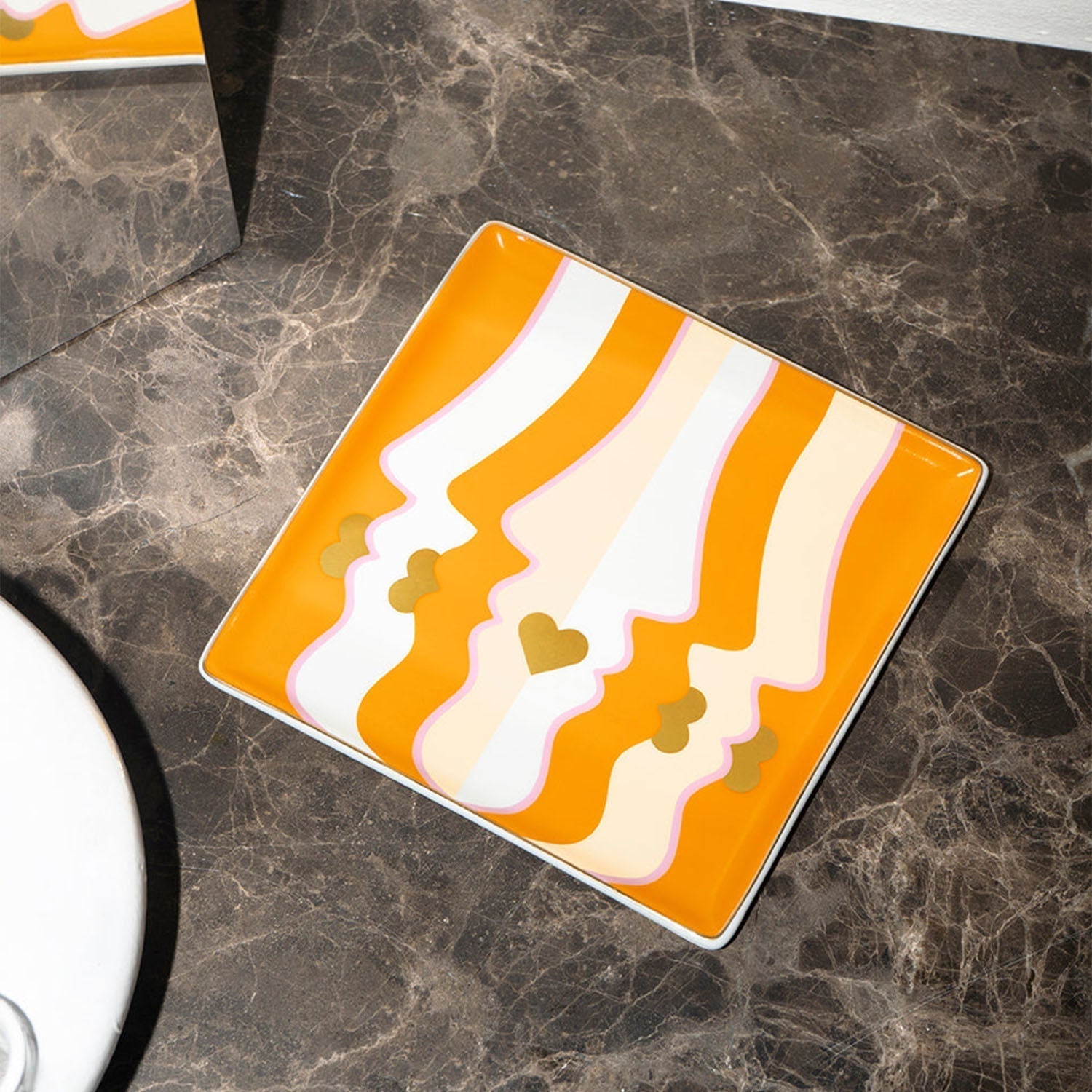 Ceramic Tray Beso in orange by OCTAEVO