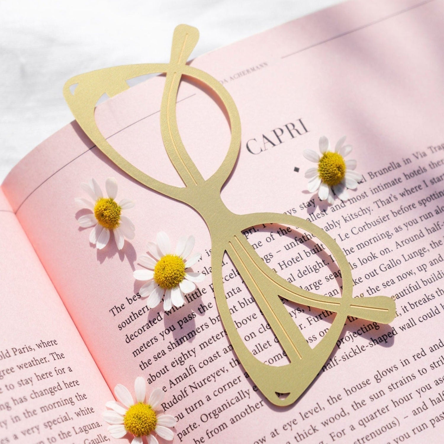 Bookmark Dolce Vita in gold by OCTAEVO